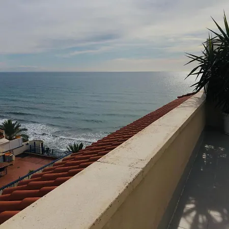 La Marina Seaview Penthouse Сіджас