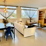 La Marina Seaview Penthouse *